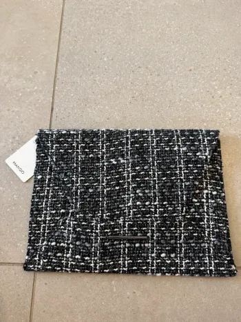 Pochette noire et blanche Mango, neuve avec étiquette, 28*19cm