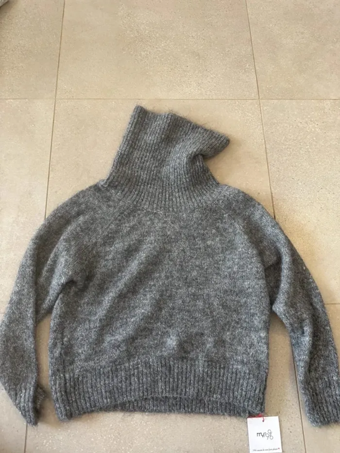 Pull gris My1996, neuf, taille unique