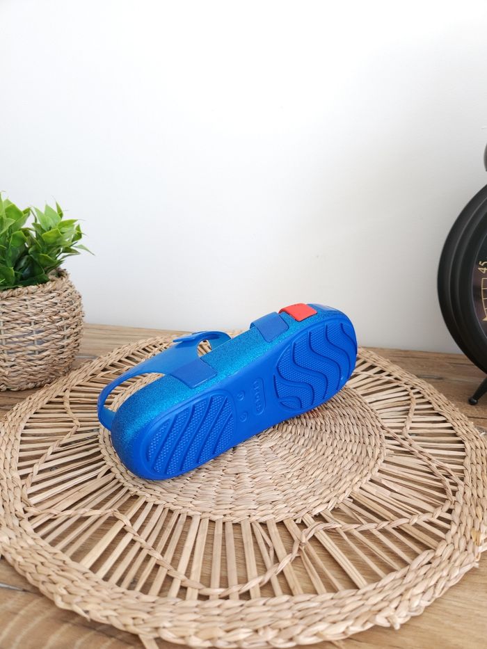 Sandales de bain Blanche Neige Crocs Pointure 34/35 - photo numéro 5