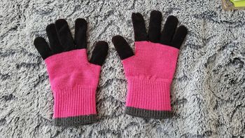 Paire de gants bicolores rose et noir 5-8 ans environ