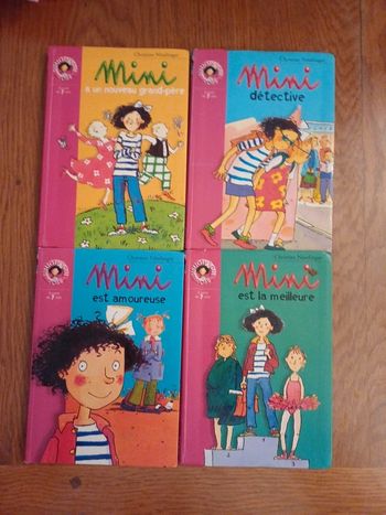 Lot de 4 livres Mini