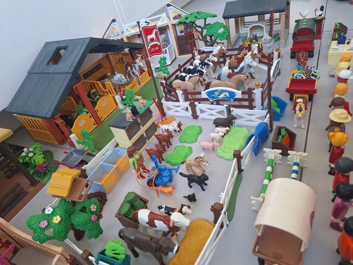 Très gros lot playmobil chevaux, ferme, écurie, enclos... - photo numéro 7