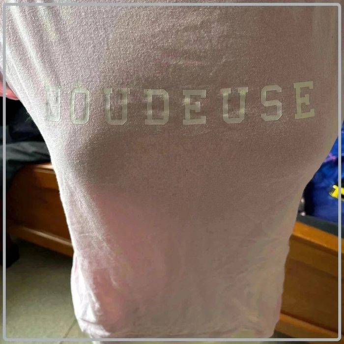 T shirt boudeuse marque cache cache taille 40 voir mesures plus d'étiquette - photo numéro 2