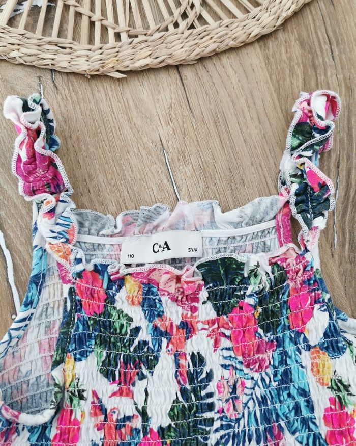 Robe d'été tropicale fleurie perroquet volantée et smockée C&A 5 Ans - photo numéro 2