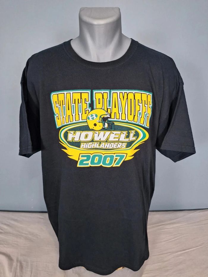 T-shirt imprimé gildan vintage football US Howell Highlanders 2007 – Playoff Team (500)