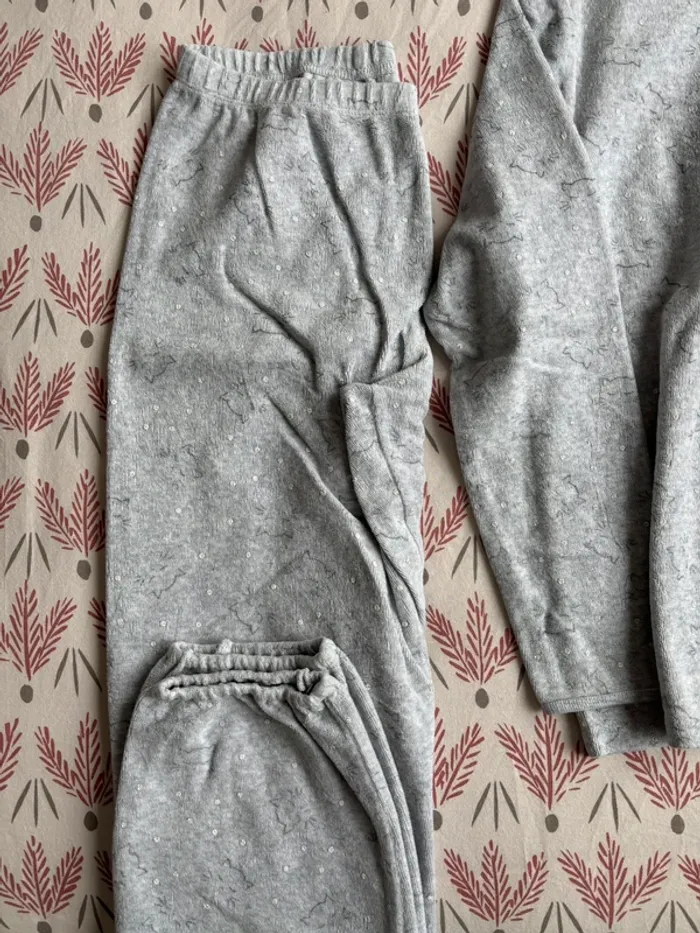 Pyjama gris - photo numéro 2