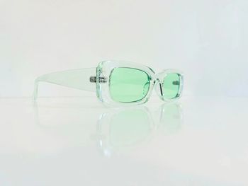 Lunette de soleil femme verte transparente UV protection taille small