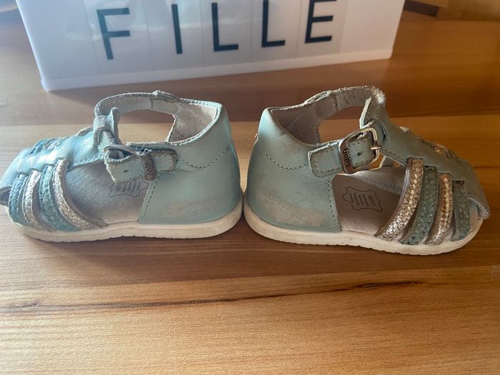 Sandales fille taille 18 - photo numéro 3