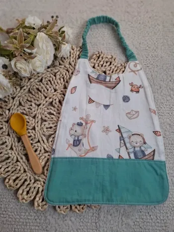 Bavoir élastiqué motifs oursons 1