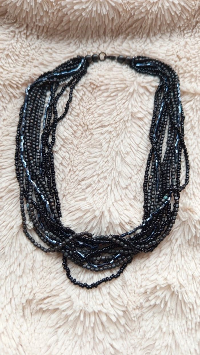 Gros collier noir 🔸 perles entremêlées