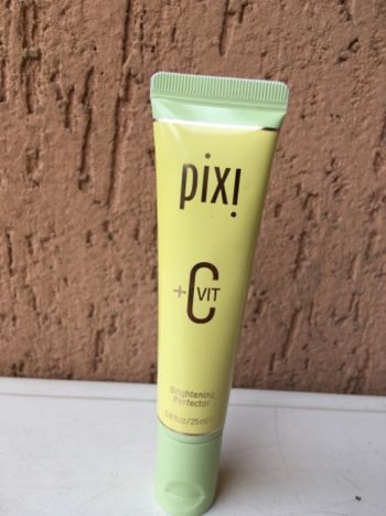 Base de teint illuminatrice Pixi neuve