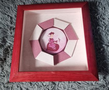 Tableau carré avec femme