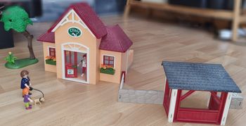 Playmobil - 5529 - Jeu D'imitation - Docteur - Clinique Vétérinaire avec Animaux Et Enclos