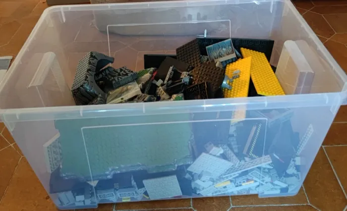 Gros lot de mega Bloks + plaques + personnages.