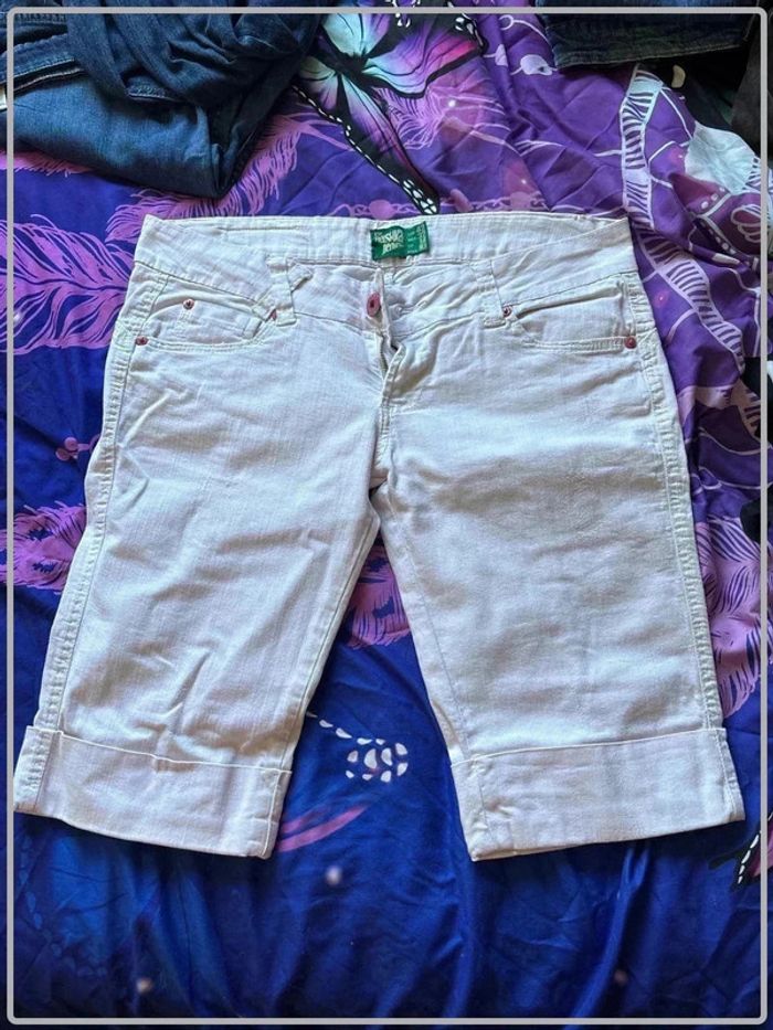 Pantacourt taille 42 marque bershka