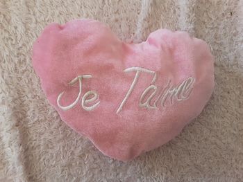 Coussin peluche cœur "Je t'aime"