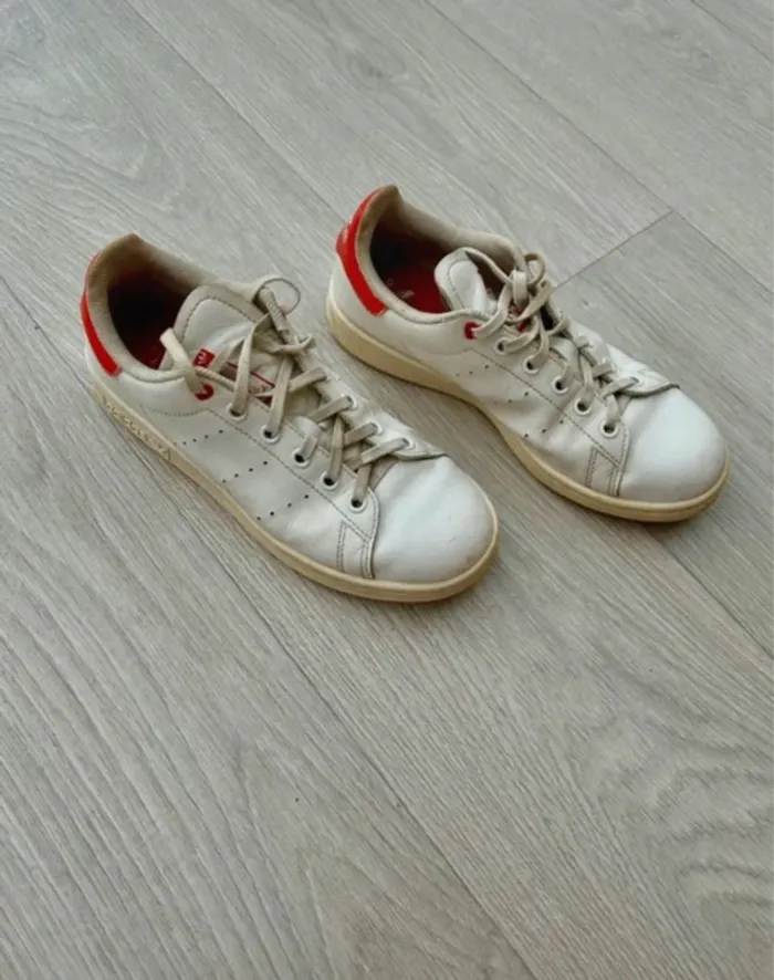 Stan Smith édition St Valentin - pointure 37 1/3 - Très bon état - photo numéro 2