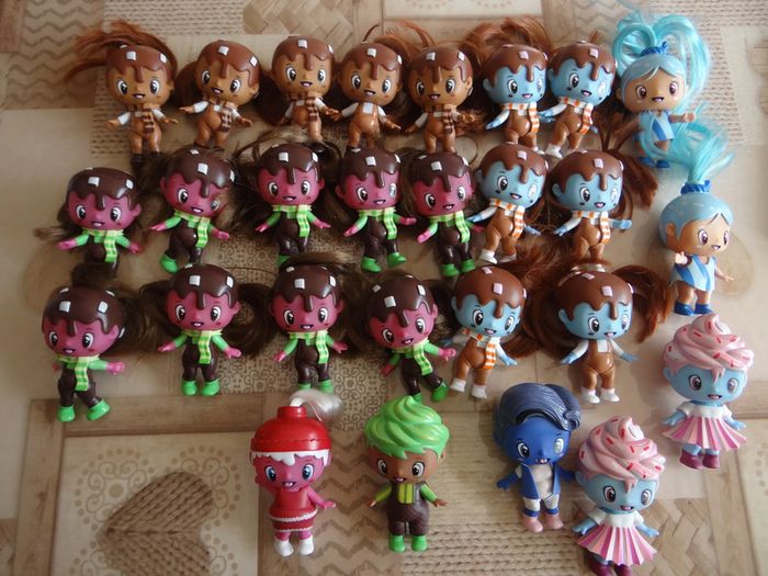 lot mini poupées - photo numéro 2