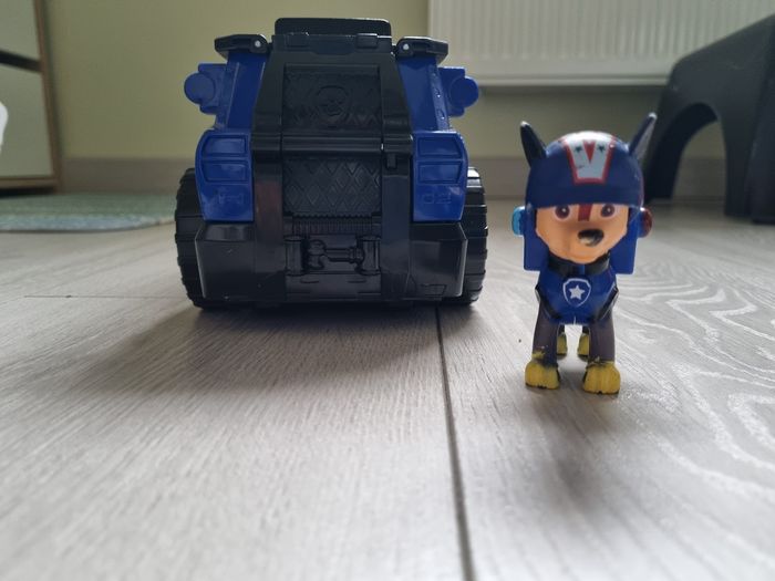 Voiture avec chase - photo numéro 2