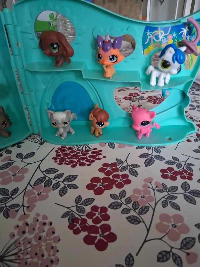 Maison pet shop + grosse figurines pet shop + 8 petites figurines pet shop - photo numéro 3