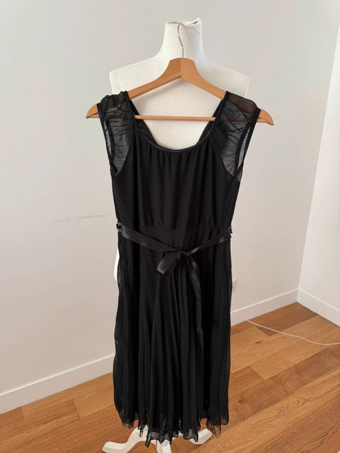 Jolie robe noire plissée M/38 - photo numéro 3