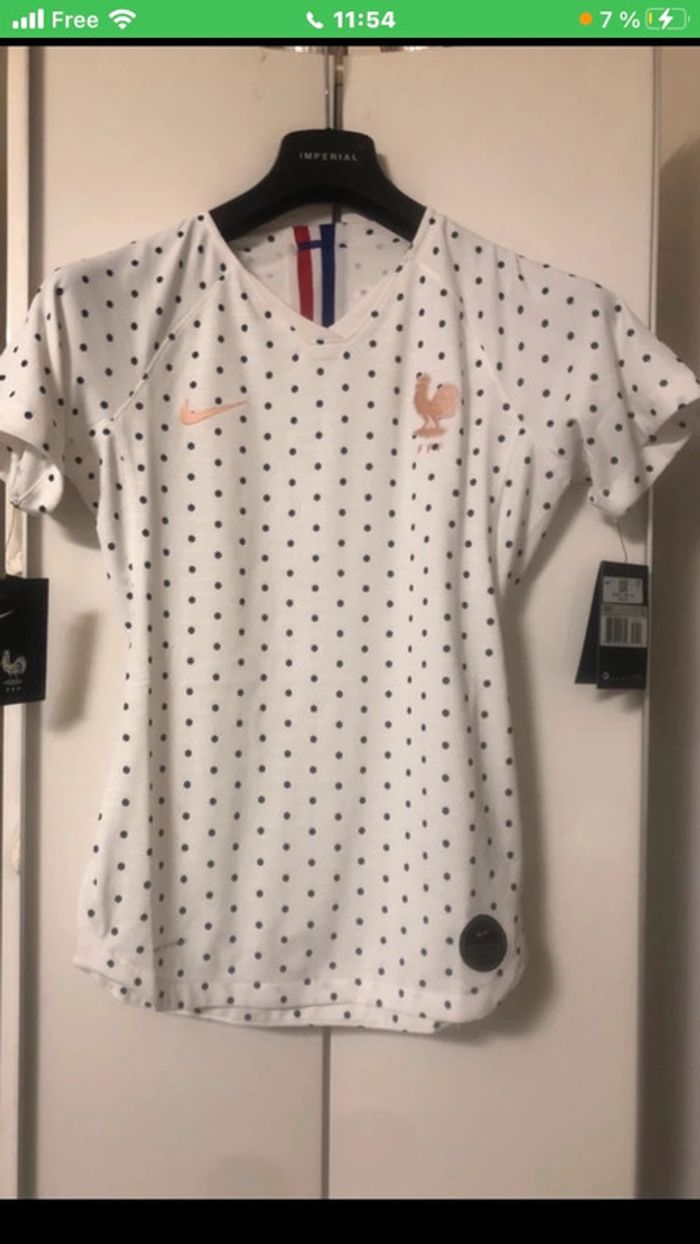 T shirt nike . Taille XS . Neuf