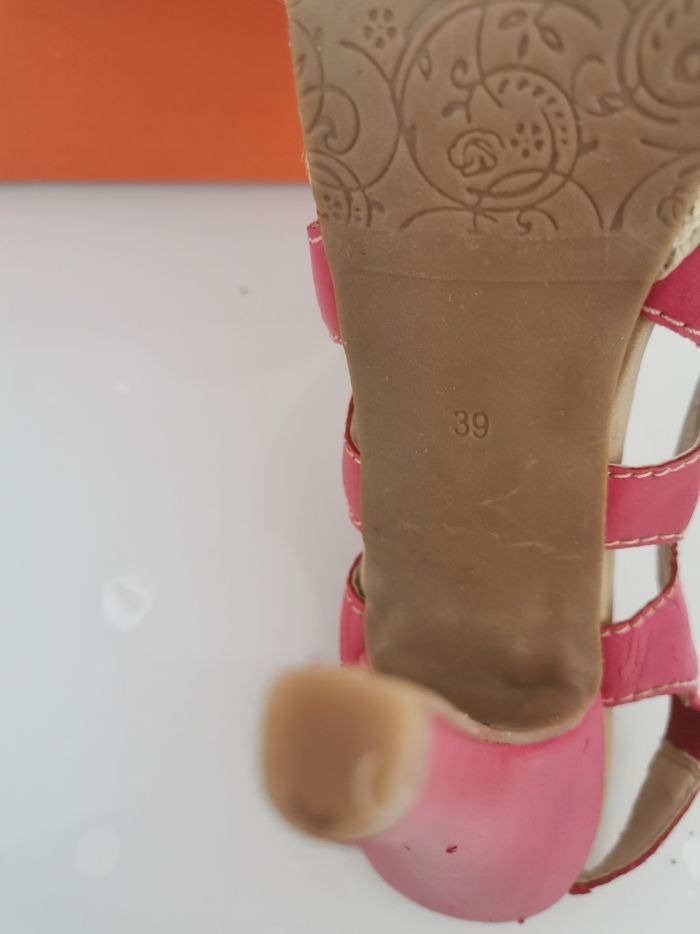 🩷🤍Jolie Paires De Sandales Les Secrets De Vanessa 🩷🤍 - photo numéro 2