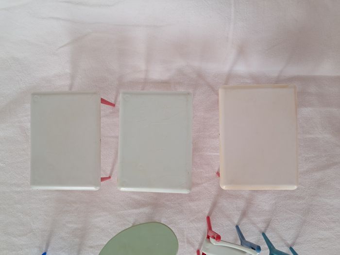 Mobilier miniature Bongrain 3 chaises et 4 tables ancien - photo numéro 2