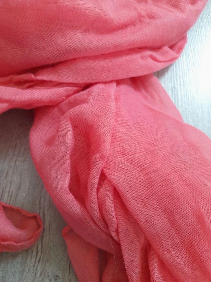 Grand foulard corail - photo numéro 3