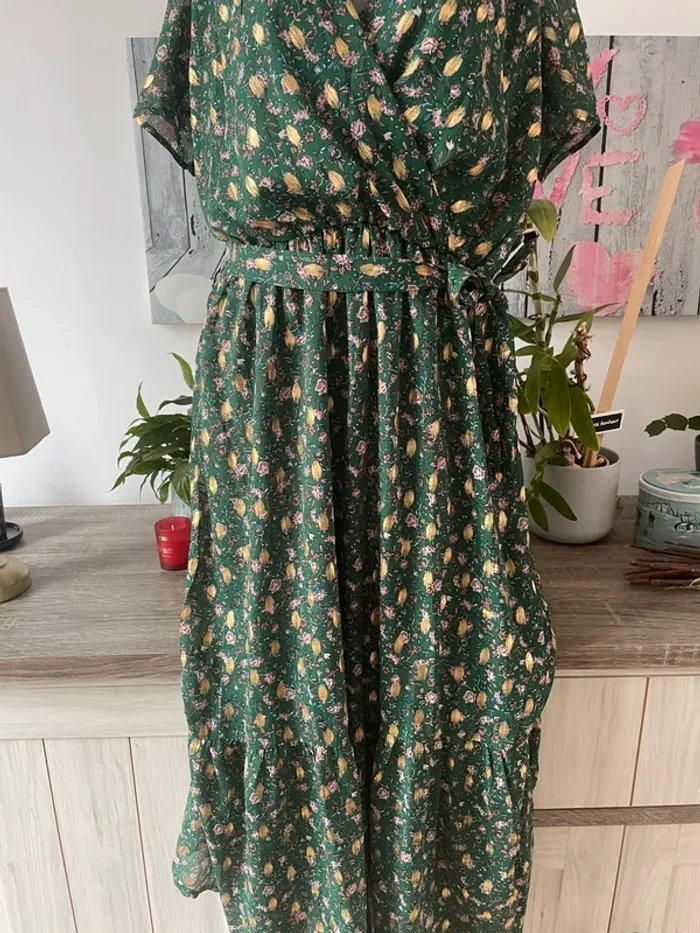 Magnifique robe longue effet feuilles d’or en excellent état en M 38 - photo numéro 2