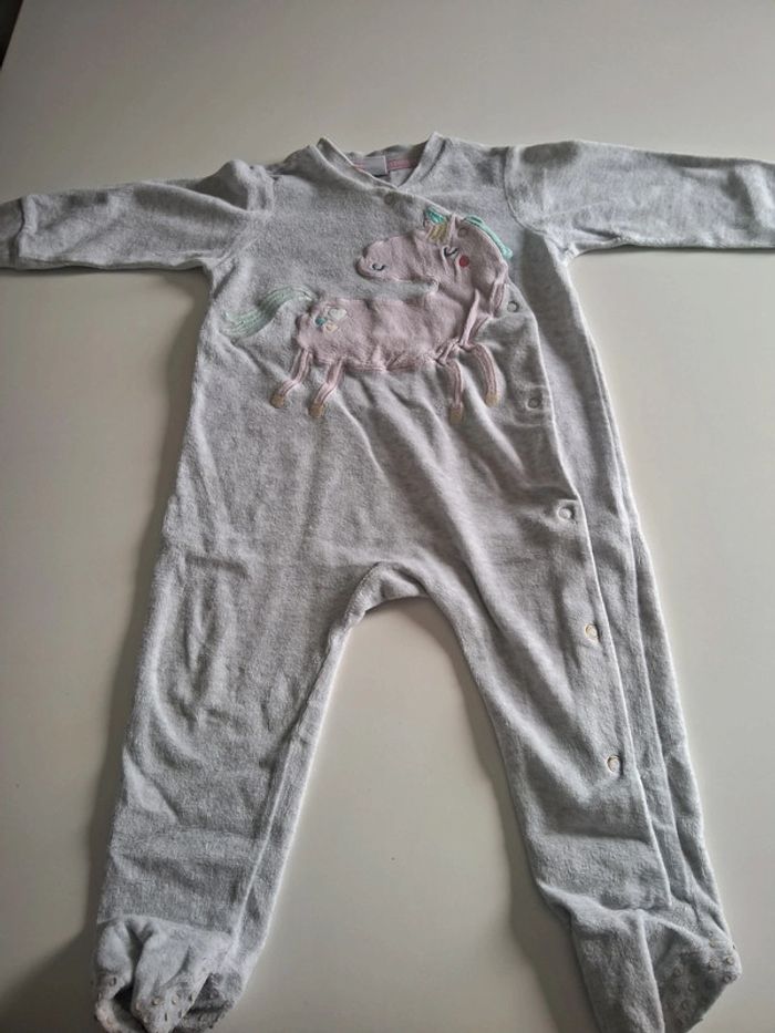 3 Pyjamas combinaison - photo numéro 3