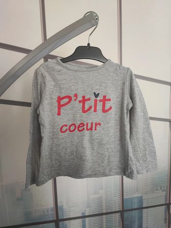 T-shirt manches longues taille 24 mois