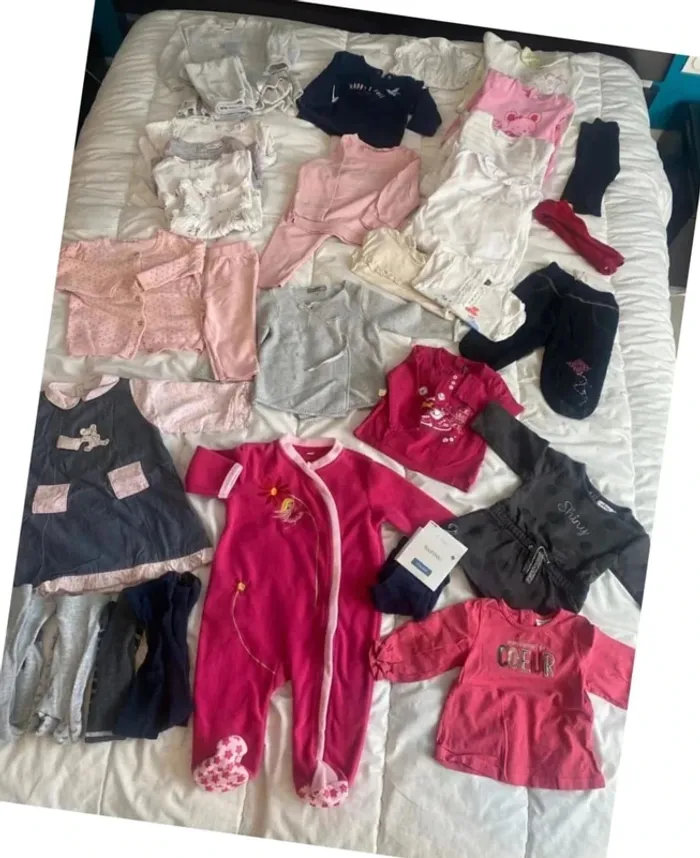 Lot de vêtements bébé fille 9 mois