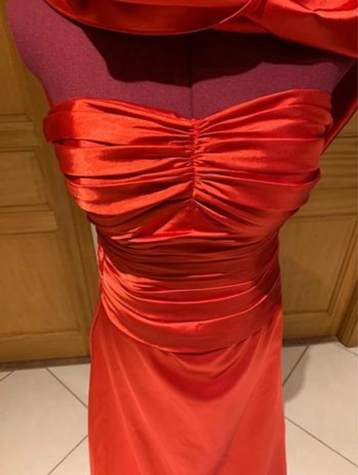 Robe cocktail taille 38 rouge avec étole - photo numéro 3