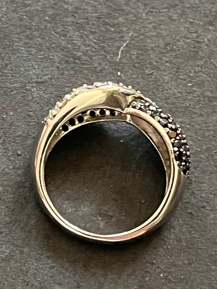 Belle bague en argent massif avec pierres blanches et noires T. 58 femme TBE - photo numéro 4