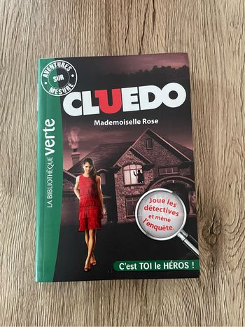 Livre Cluedo mademoiselle Rose