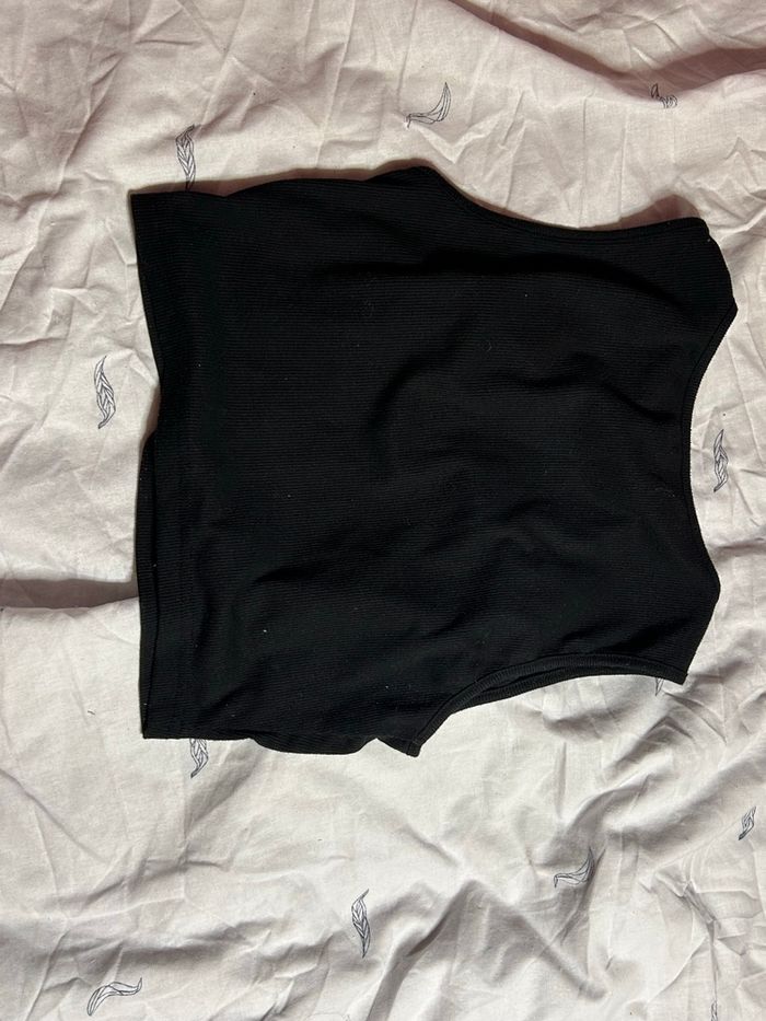 Top noir - photo numéro 2