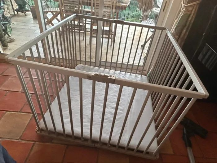 Parc pliant carré 1mx1m gris bébé9