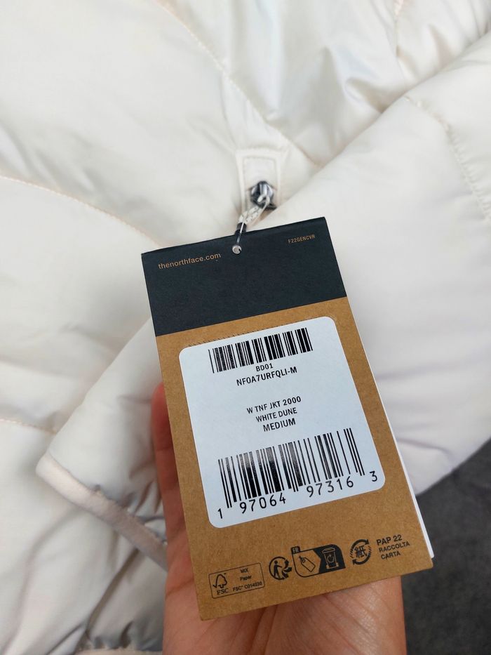 Doudoune The North Face Femme - Taille M
 Neuve avec étiquette - photo numéro 4