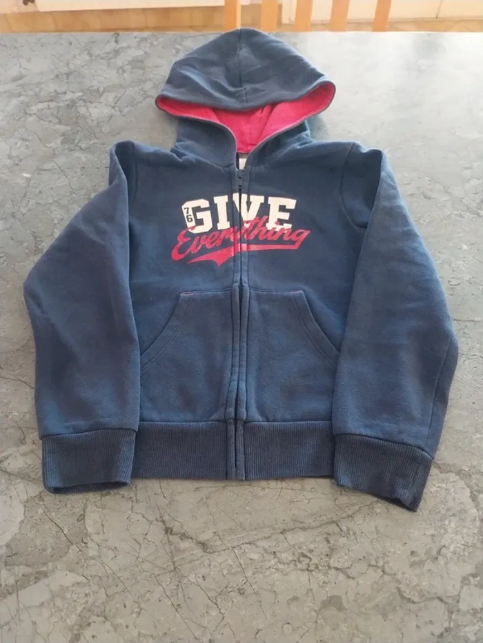Veste à capuche 6 ans