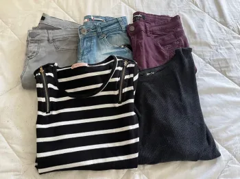 Très beau lot de 3 jean et 2 tee shirt femme