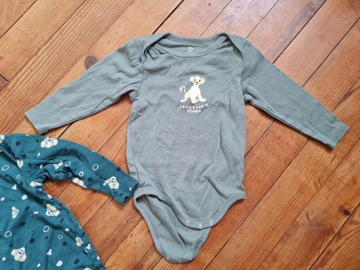 Lot de 2 bodys roi lion taille 18 mois - photo numéro 4
