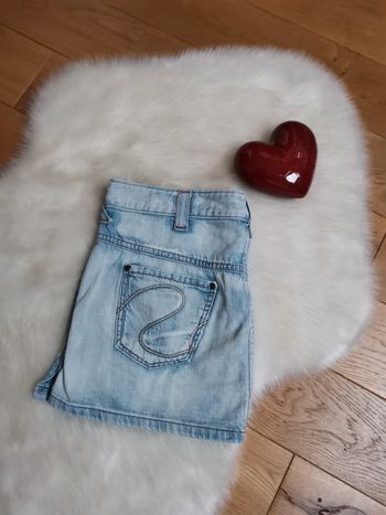 Tres belle Jupe en jeans Wrangler