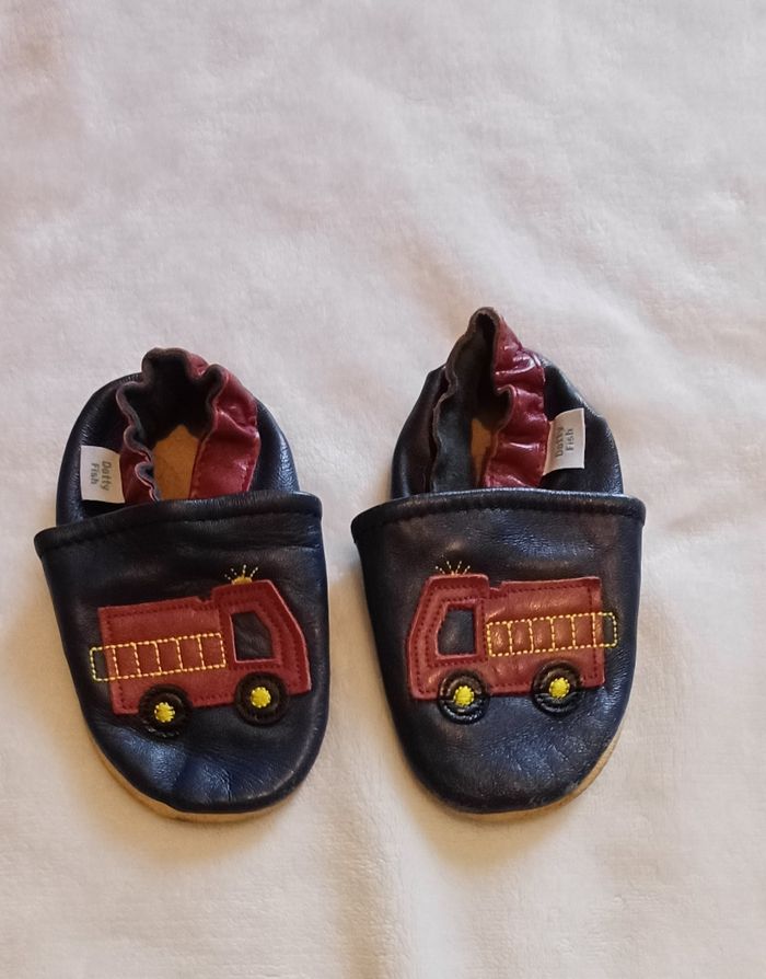 Chaussures à semelle souple rouge camion de pompiers 18-24 mois dotty fish