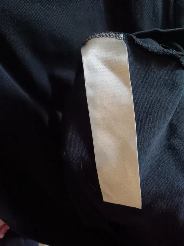 Polo Burberry t.S - photo numéro 4