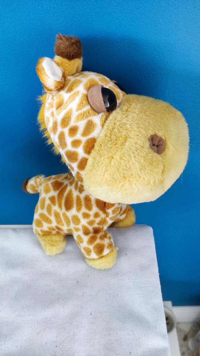 Girafe en peluche