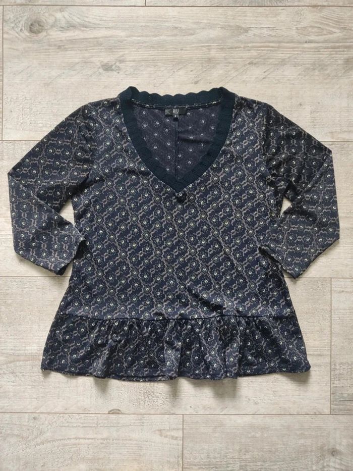 Blouse manches 3/4 motif graphiques sur fond bleu nuit taille 36 Riu - photo numéro 6