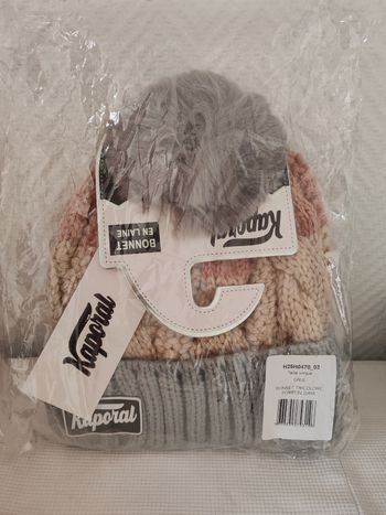 Bonnet tricolore pompon bi color isaya Homme Kaporal.