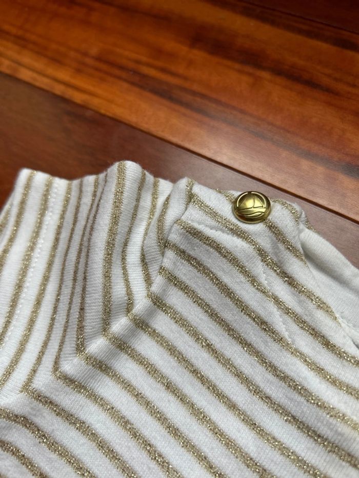 Joli t-shirt Marinière dorée Petit Bateau 6 mois - photo numéro 3
