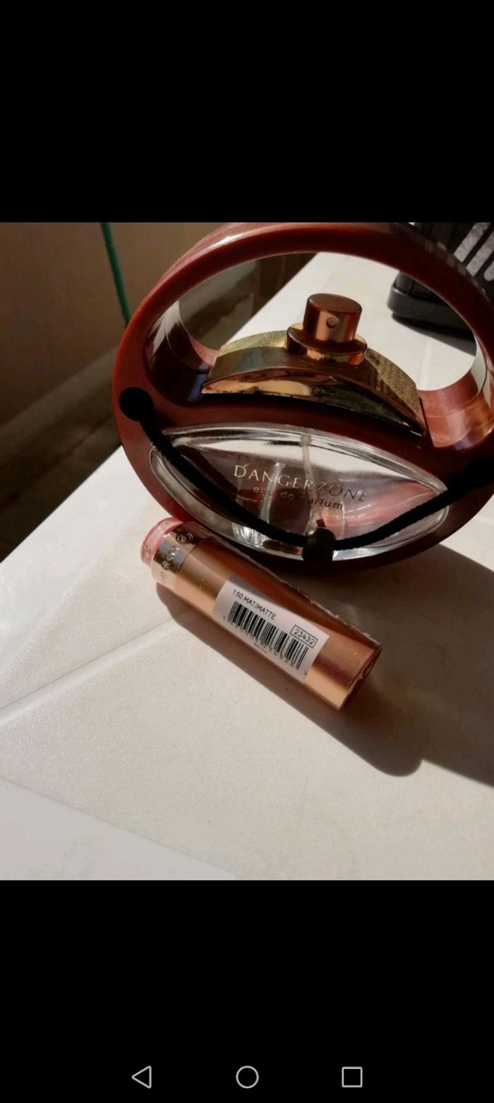 ROUGE  À LÈVRES MAT 150 NEUF - photo numéro 4